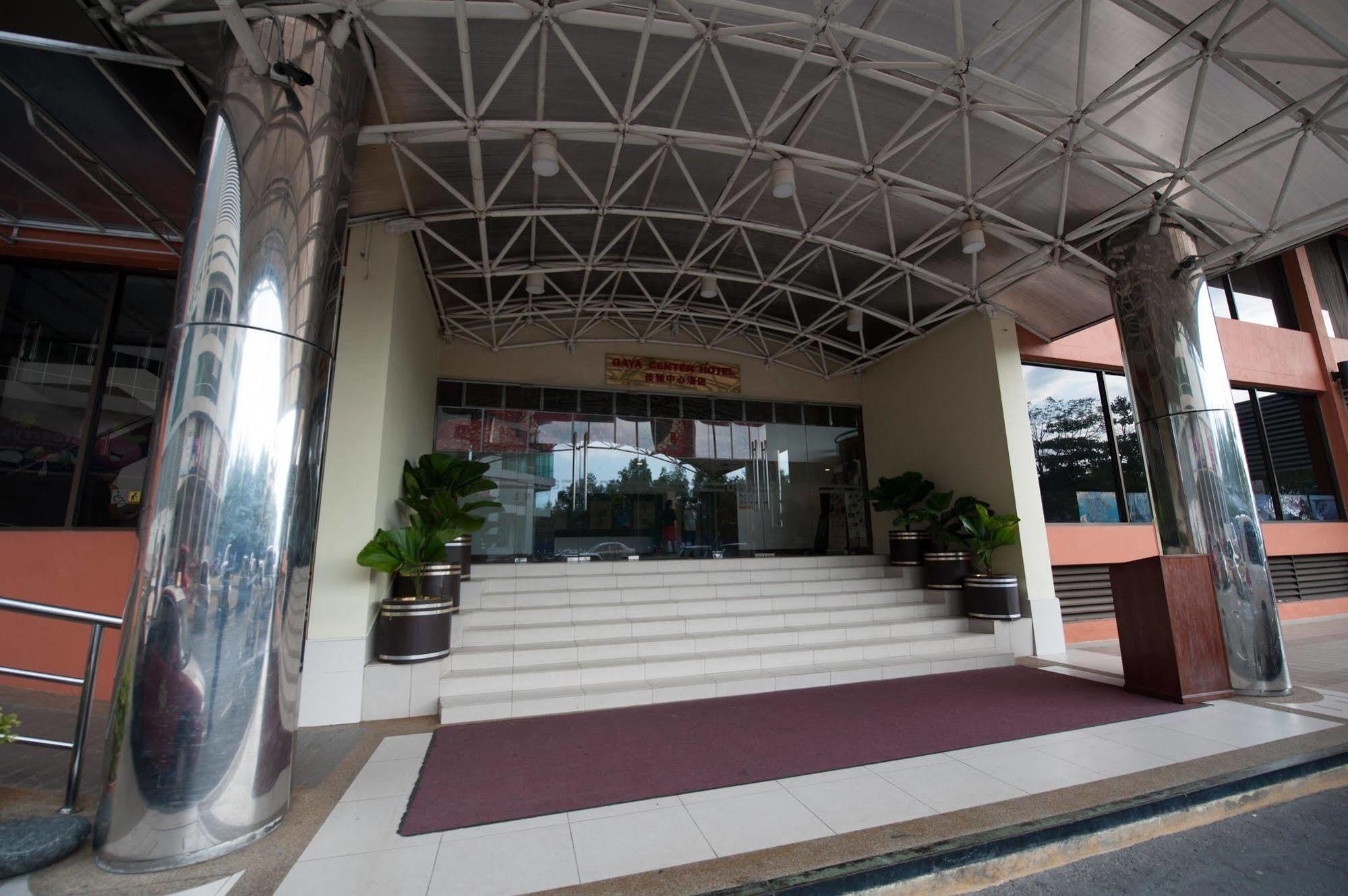 Gaya Centre Hotel Kota Kinabalu Exterior foto
